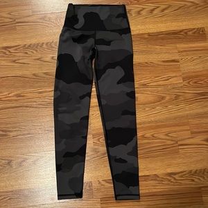Brand New, Arie Camo Leggings